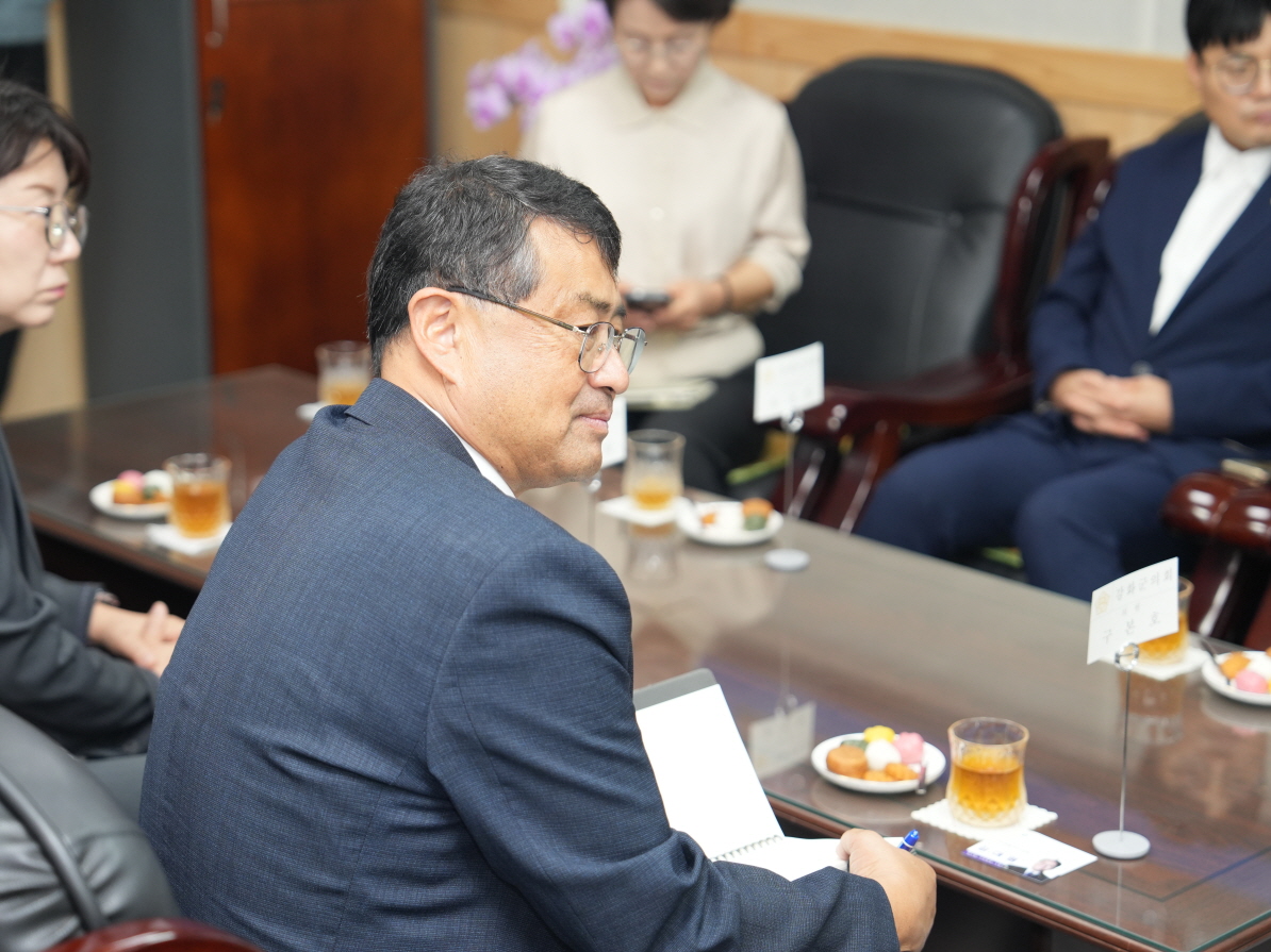 '인천광역시 남영희 글로벌도시정무부시장 강화군의회 방문과 주요현황 및 건의사항 전달' 게시글의 사진(6) '[꾸미기]6.JPG'