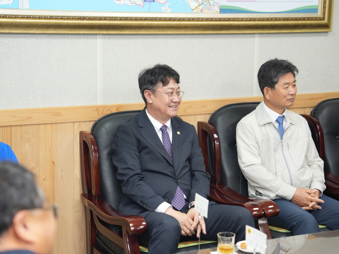 '인천광역시 남영희 글로벌도시정무부시장 강화군의회 방문과 주요현황 및 건의사항 전달' 게시글의 사진(4) '[꾸미기]4.JPG'