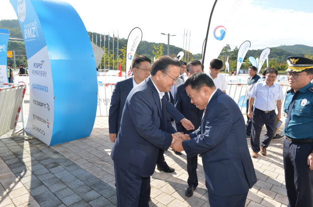 Tour de DMZ 2018 국제자전거대회 참석