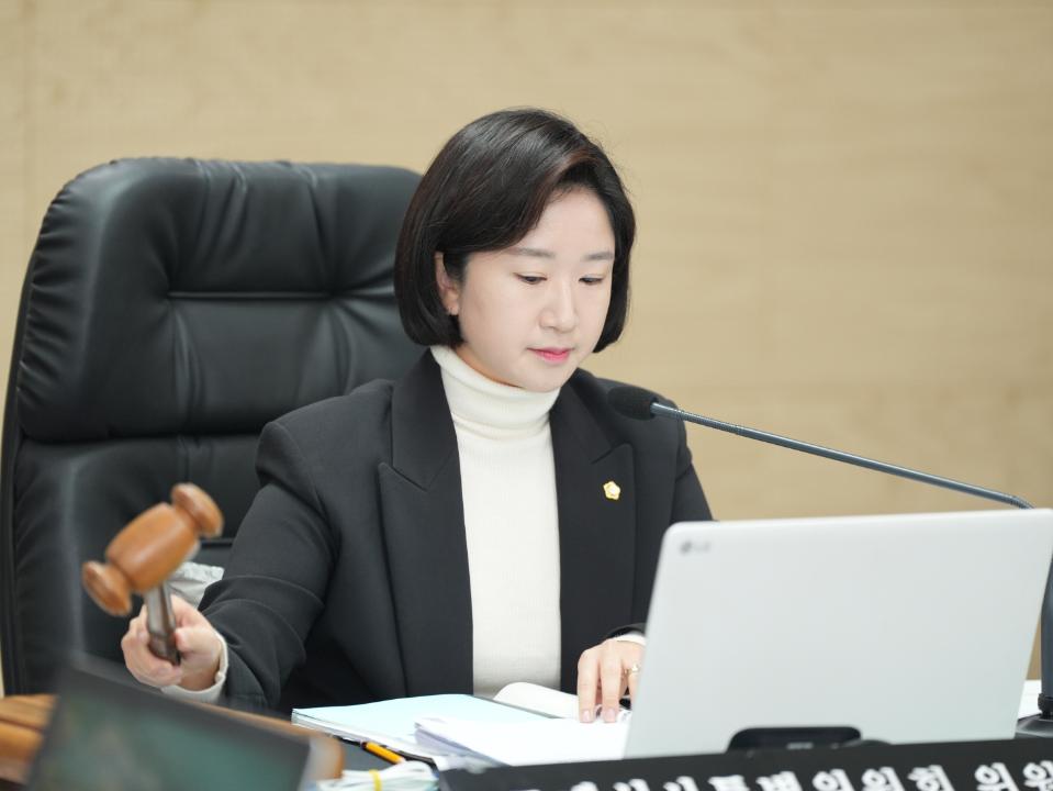 '제309회 강화군의회 임시회 조례심사특별위원회' 게시글의 사진(2) '[꾸미기]2.JPG'