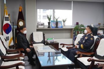 강화경찰서장 의장실 방문