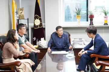 이태산 강화수도사업소장 의회 방문